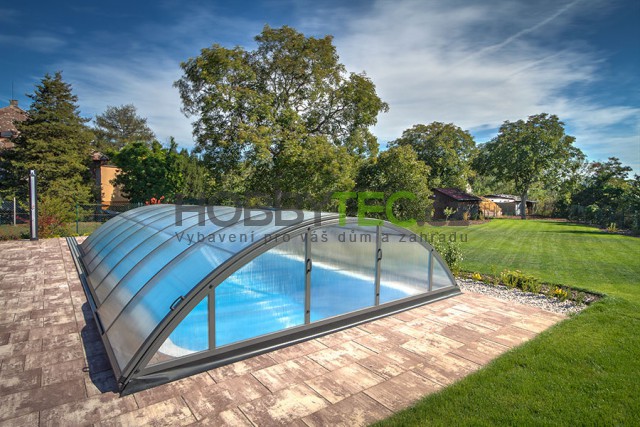 Preparing the pool before the bathing season