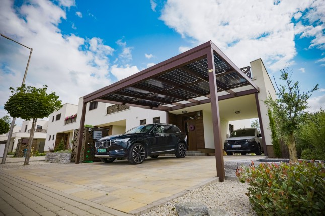 SOLAR ENERGO Aluminium Pergola with Photovoltaic - Connected